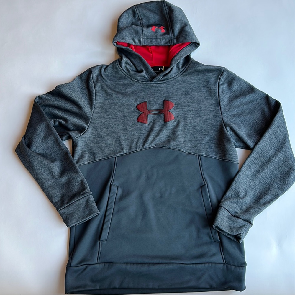 EUC Men’s Under Armour Storm hoodie, grey